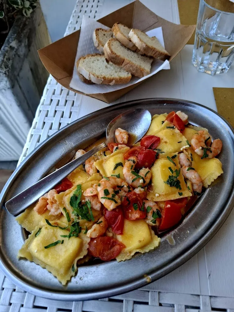 Laura Gattuso_Anima_Alba Adriatica_review