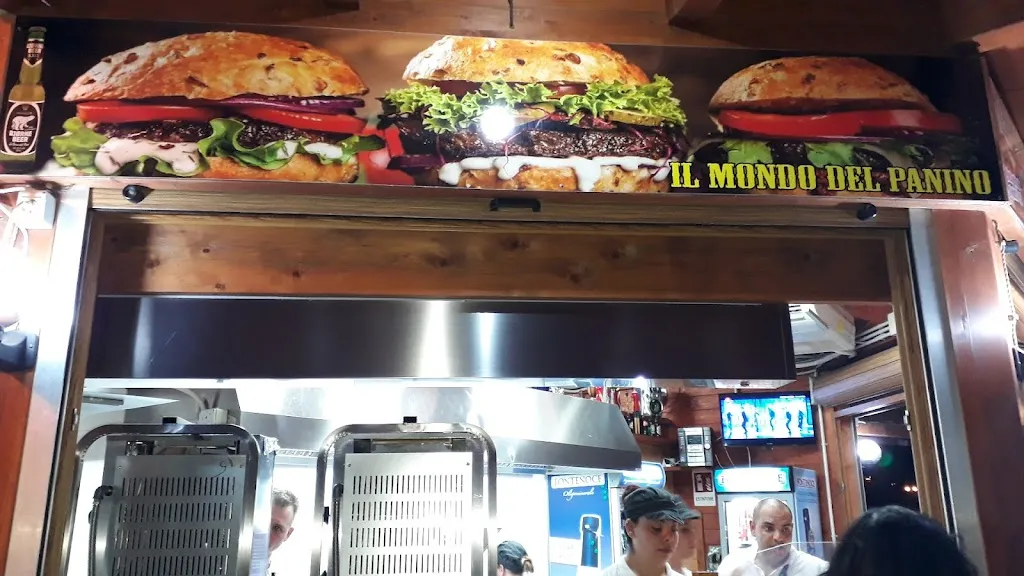 Il MONDO DEL PANINO_Cirò Marina_slider_image_3