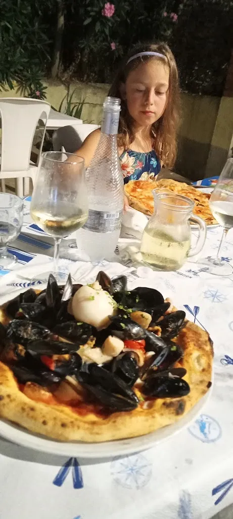 samuel marasnau_Pizzeria Grotta Azzurra_Cirò Marina_review