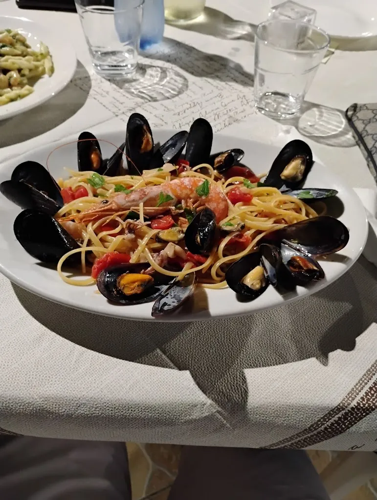 Pizzeria Grotta Azzurra_Cirò Marina_slider_image_2