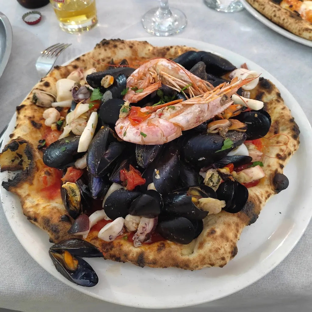 Pizzeria Grotta Azzurra_Cirò Marina_slider_image_3