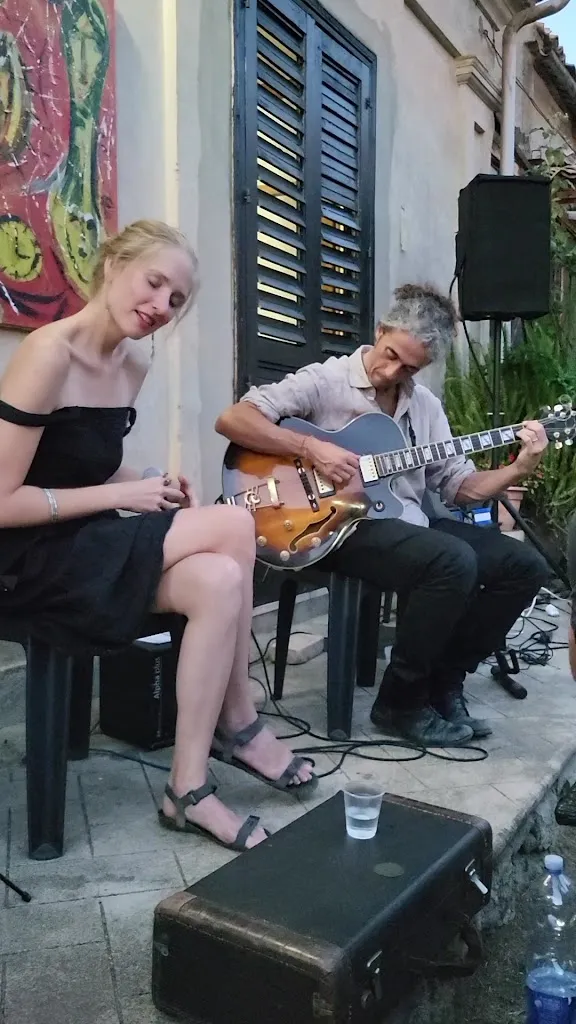 Antonio Rondinelli_Dinasty Pub_Cortale_review