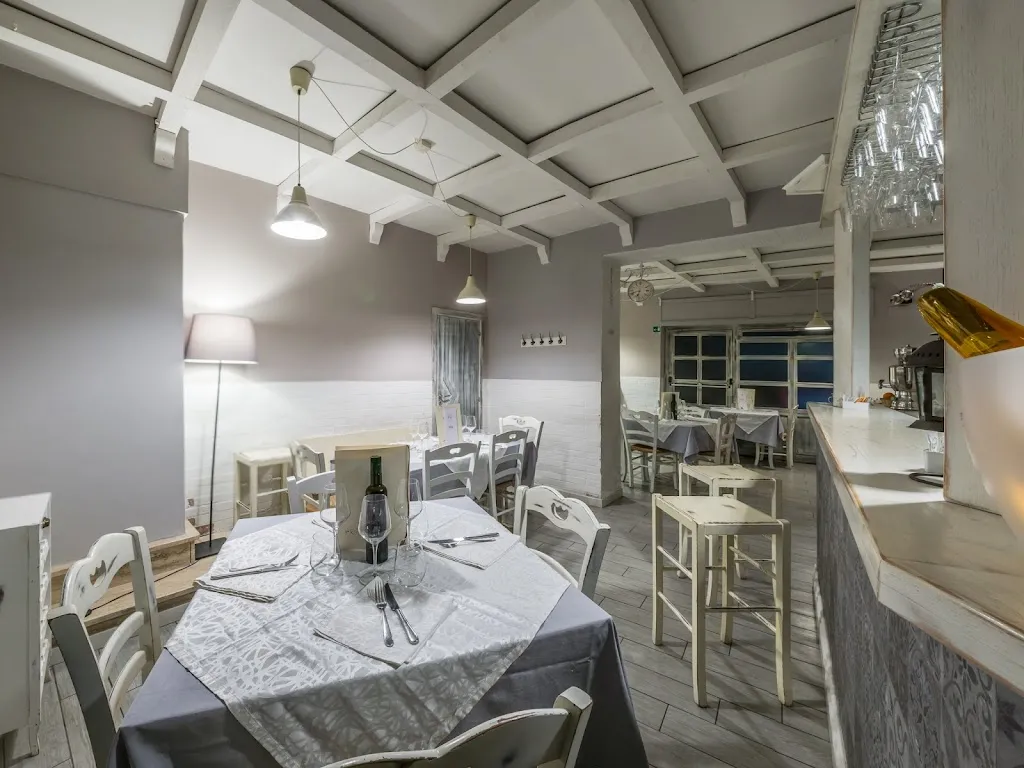 Trattoria del Mare da Roberto restaurant in Corigliano Scalo