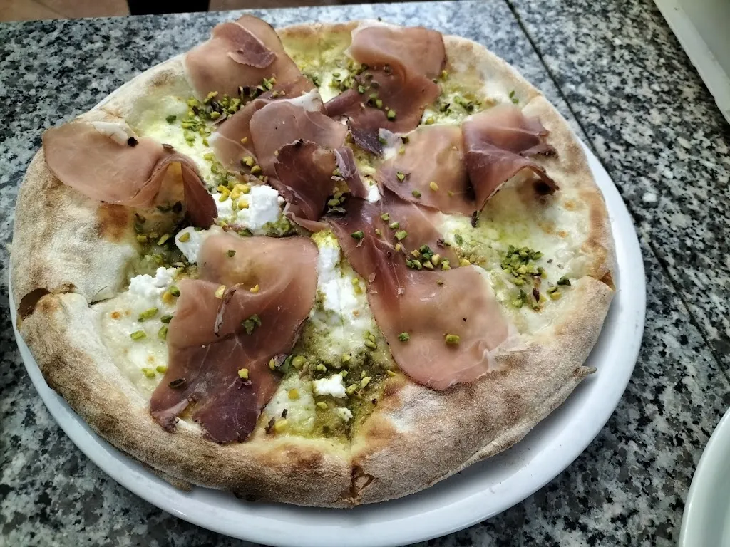 La Corte Trattoria & Pizzeria Bakery_Corigliano Scalo_slider_image_3