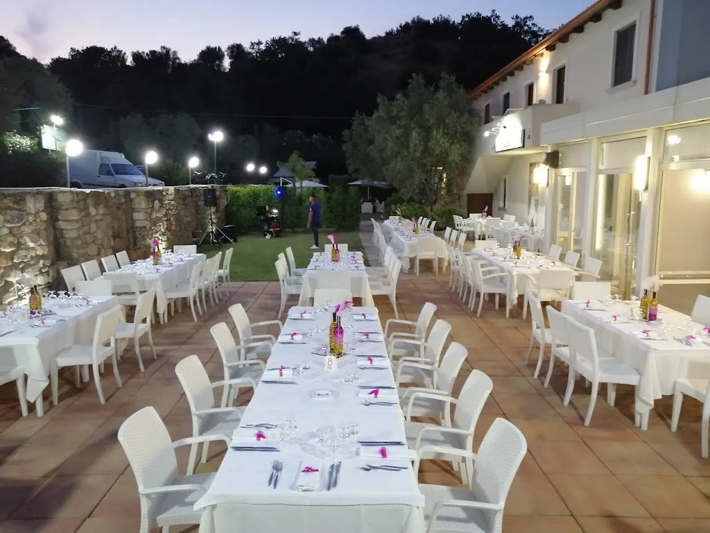 Movida restaurant in Crucoli