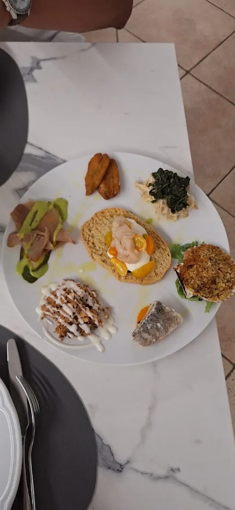 Manuela Lucanto_PRIMAOPOI Ristorante & Pizza_Cropani Marina_review