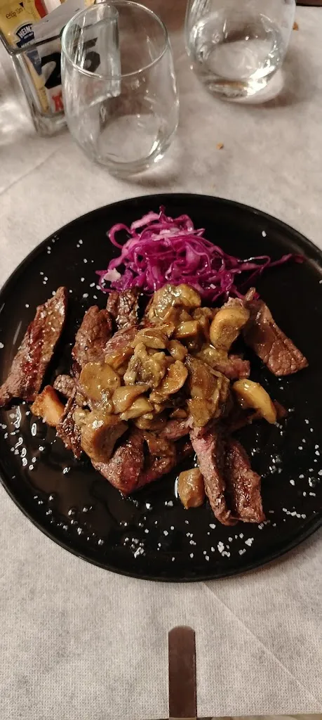 lorenzo la rovere_ANGUS STEAK & PIZZA_Cropani Marina_review