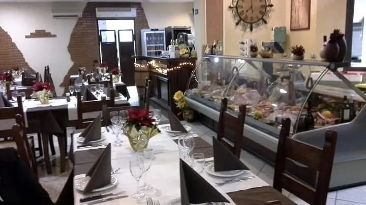 ANGUS STEAK & PIZZA ristorante a Cropani Marina