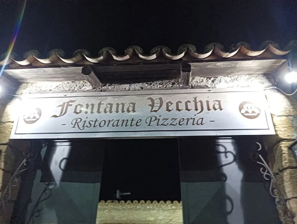 Ristorante Trattoria Pizzeria Fontana Vecchia restaurant in Cropani Marina