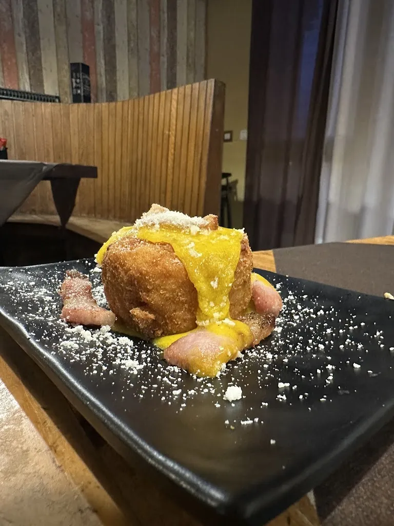 Michael Pignalosa_Thomson pub_Cropani Marina_review