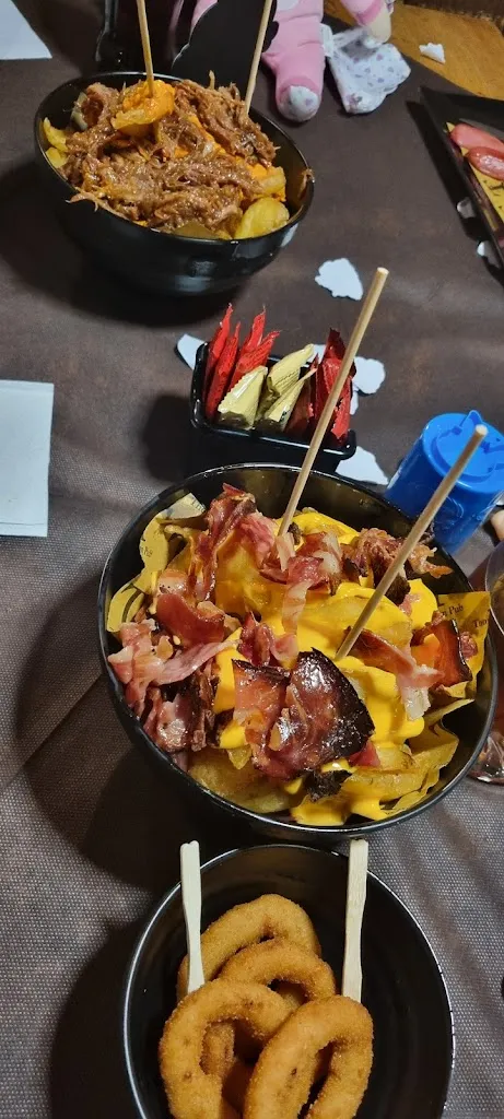 Simone_Thomson pub_Cropani Marina_review