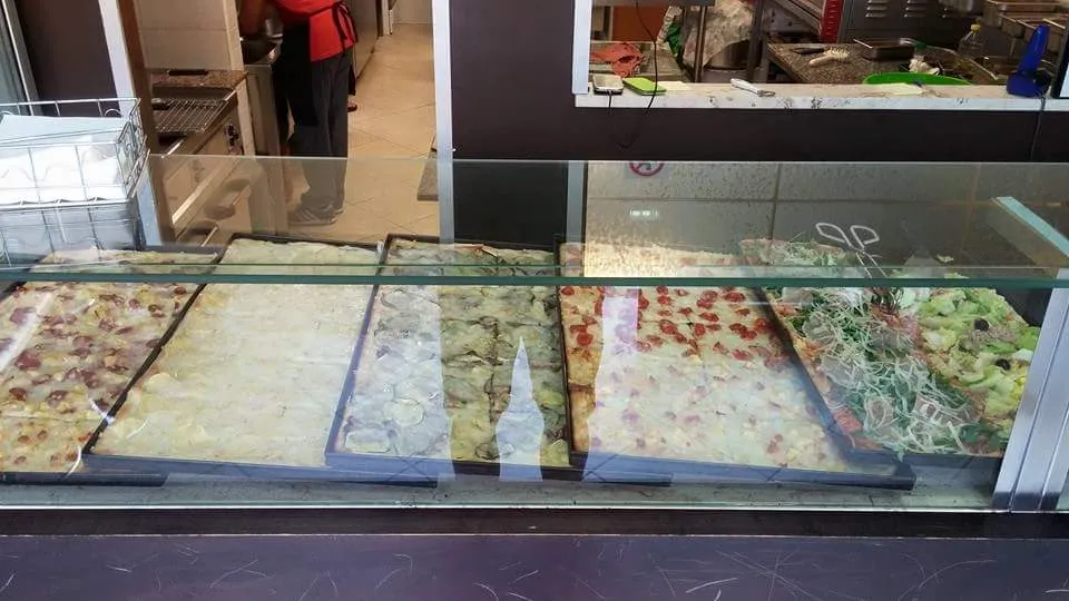 Pizza al taglio Talarico_Cropani Marina_slider_image_1