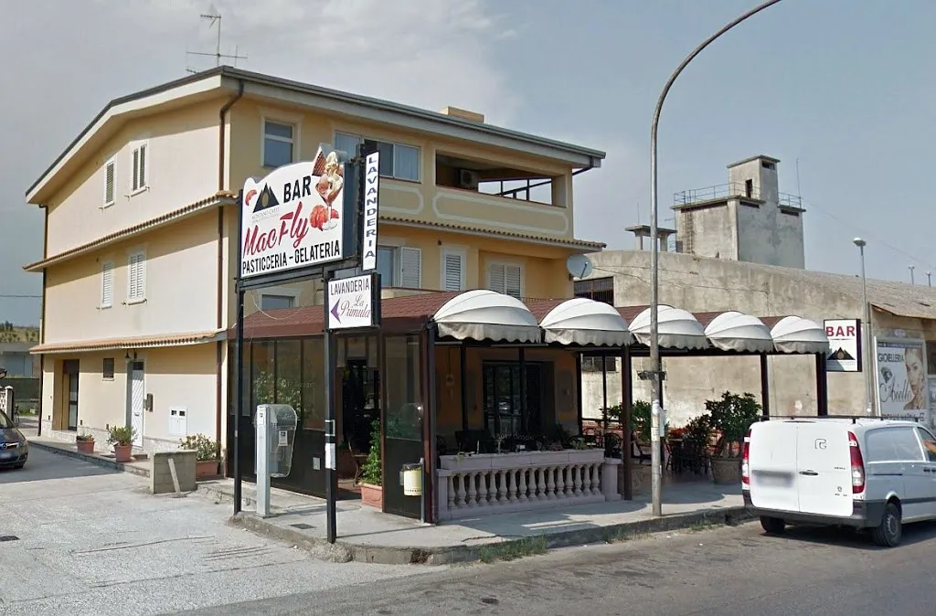 Mac Fly restaurant in Cropani Marina