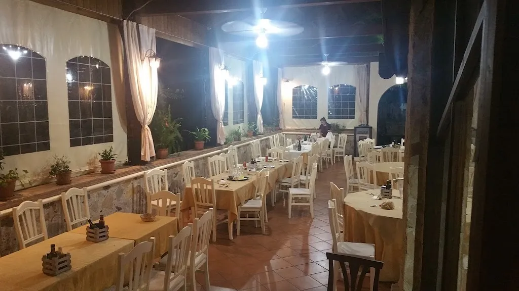 Ristorante Pizzeria San Lorenzo_Cropani Marina_slider_image_1