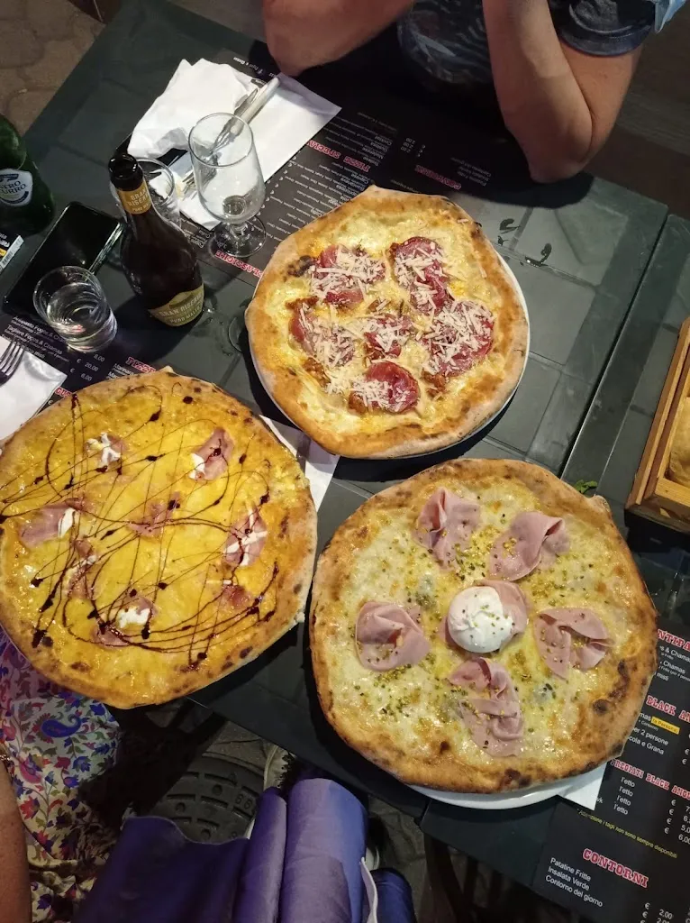 Giuliana Capezzuoli_Fogos e Chamas_Cutro_review