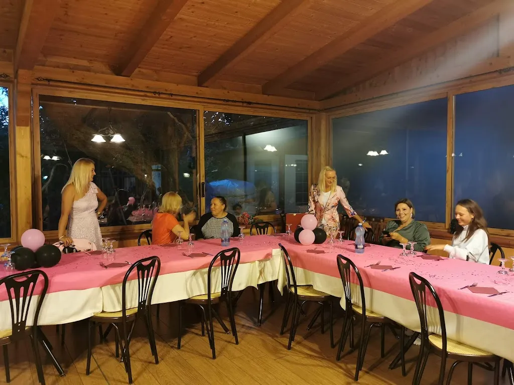 La Valle degli Ulivi restaurant in Donnici Inferiore