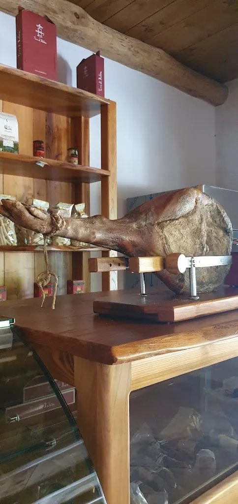 Sarah Abate_Mollo Nero di Calabria: braceria/salumeria/macelleria_Fagnano Castello_review