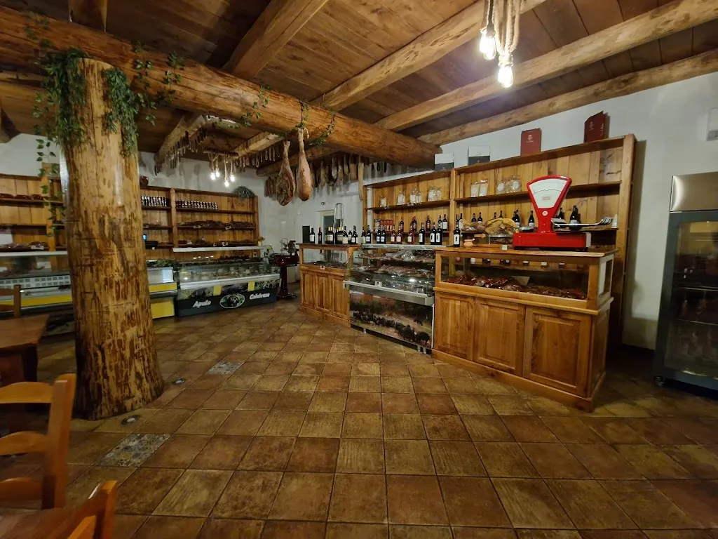 Mollo Nero di Calabria: braceria/salumeria/macelleria_Fagnano Castello_slider_image_3