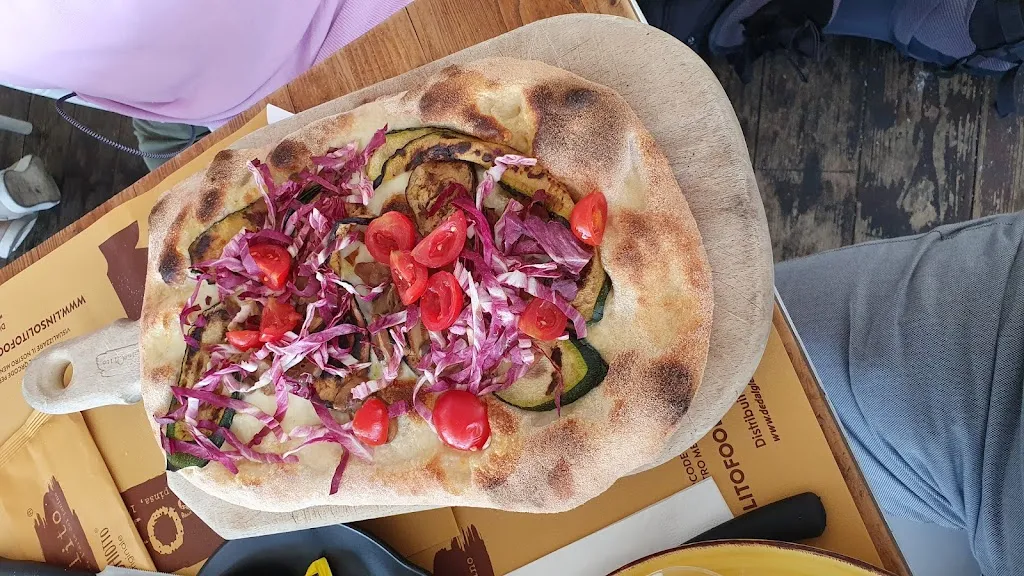 Axel Büse_L'insolito_Crotone_review