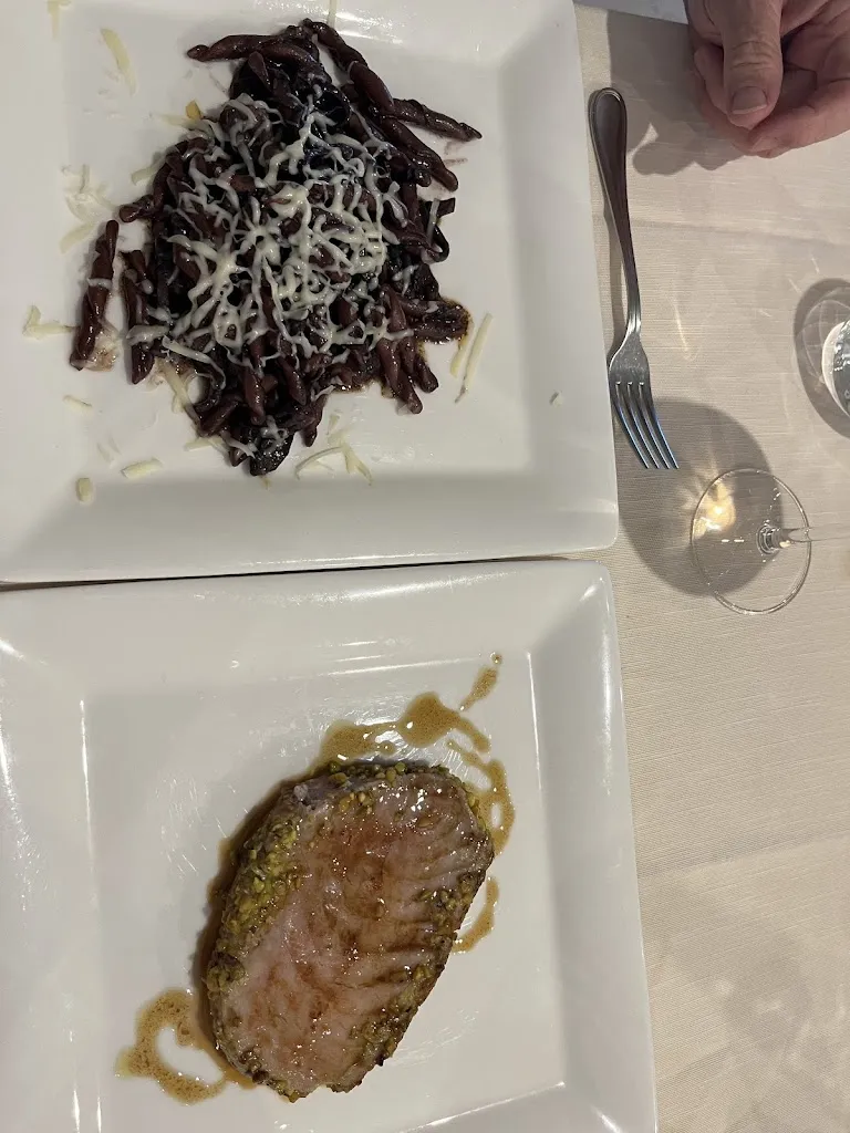 Karen V. Beaman_Da Ercole_Crotone_review