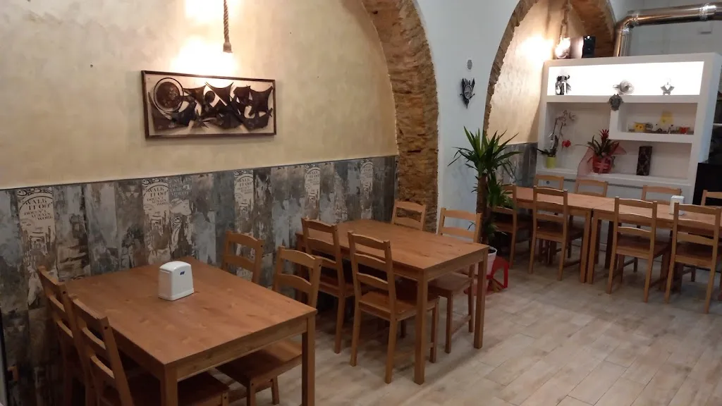 VIKINGS FAST FOOD restaurant in Crotone