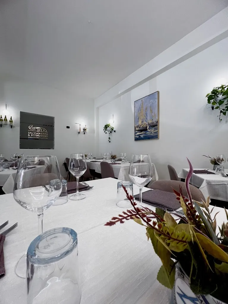Ristorante Salvia Menta E Rosmarino restaurant in Crotone
