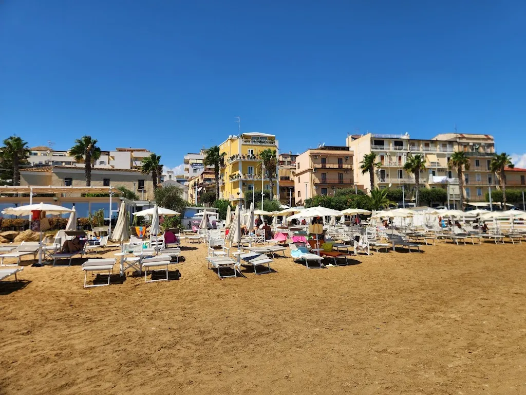 Joe Flach_Nove Zero Due Ristorante, Beach Resort e Bar Lounge_Crotone_review