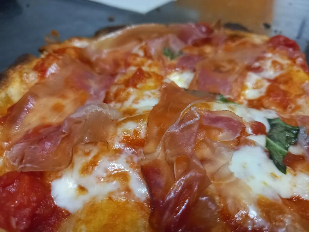 Strapizzami...bar.. Pizzeria...antipasteria.._Falconara Albanese_slider_image_2