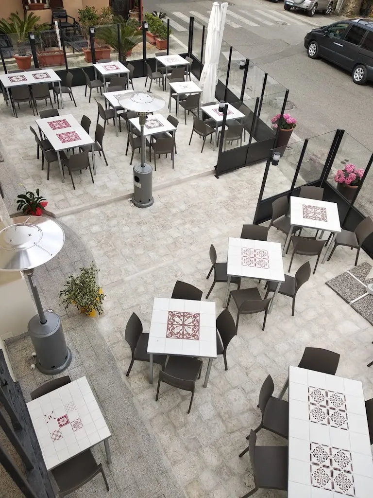 Villa Adua Restaurant and International Breakfast restaurant in Drapia