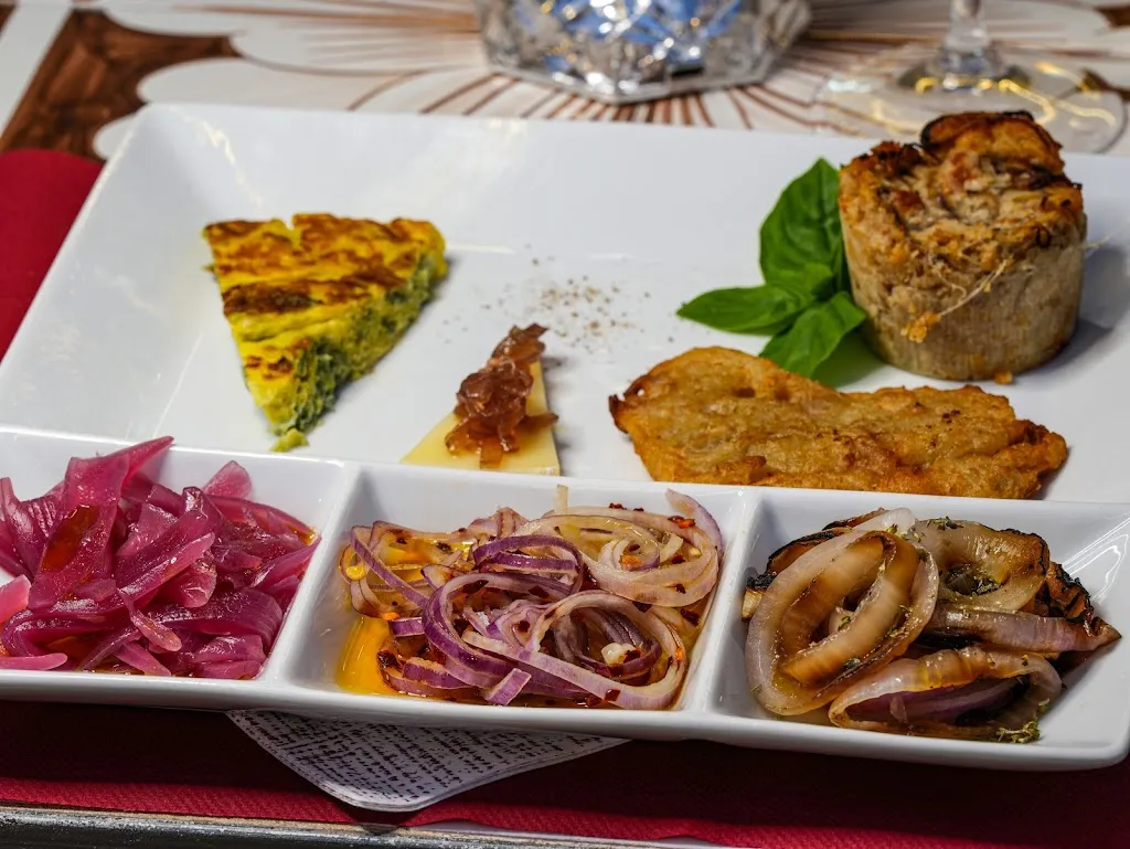 Villa Adua Restaurant and International Breakfast_Drapia_slider_image_3