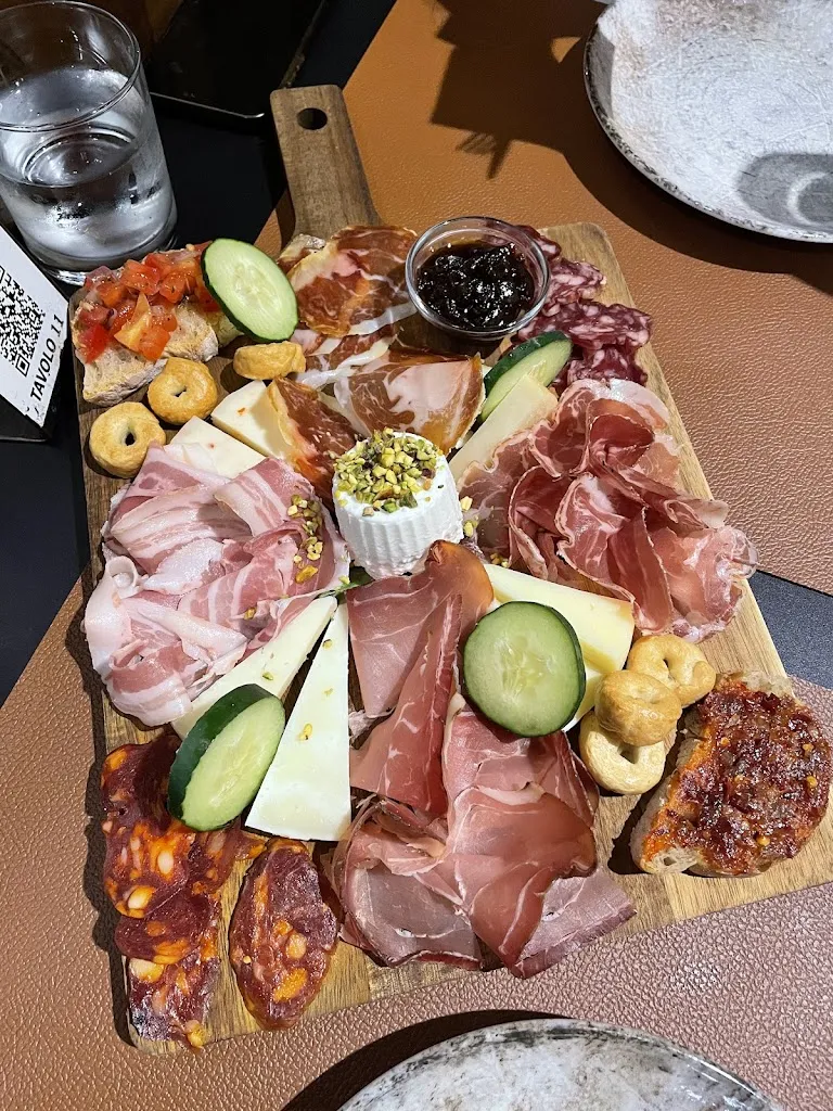 Sabina Salahova_La dispensa by boca_Drapia_review