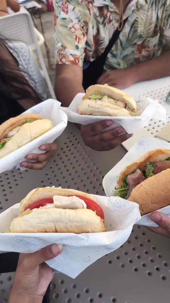 Damare Tropea Street Fish Food_Drapia_slider_image_2