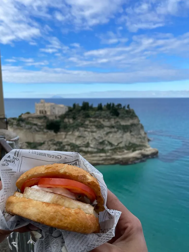 Damare Tropea Street Fish Food_Drapia_slider_image_3