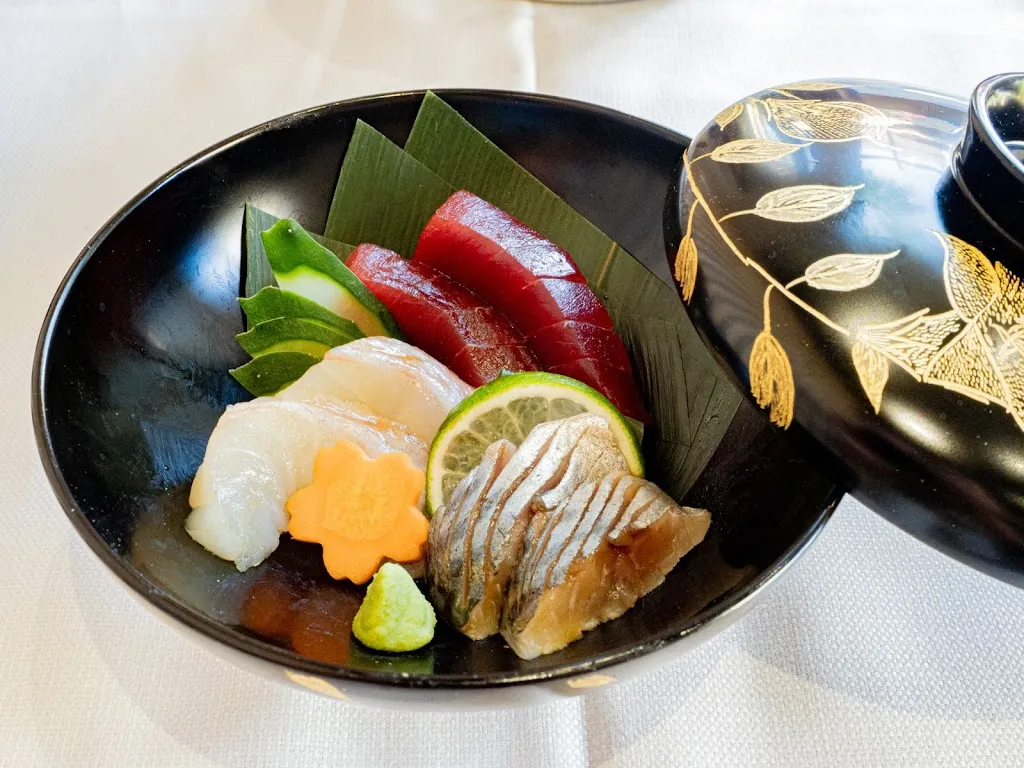 Waku Waku Omakase_Drapia_slider_image_3