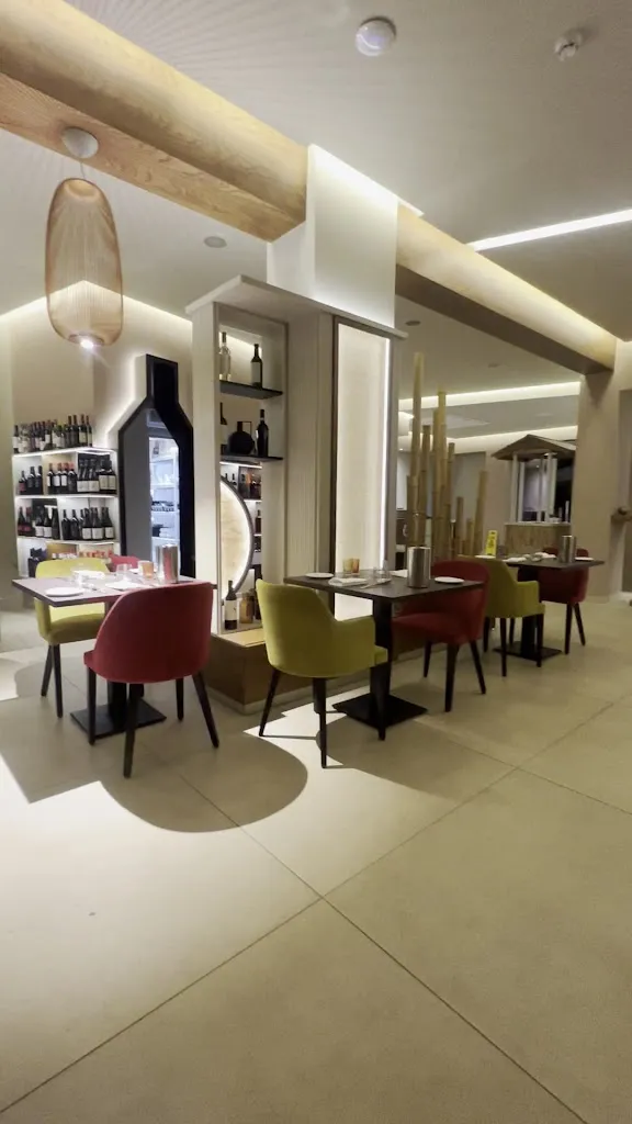 Molo17 | La cantina con cucina - Cucina mediterranea moderna_Drapia_slider_image_2