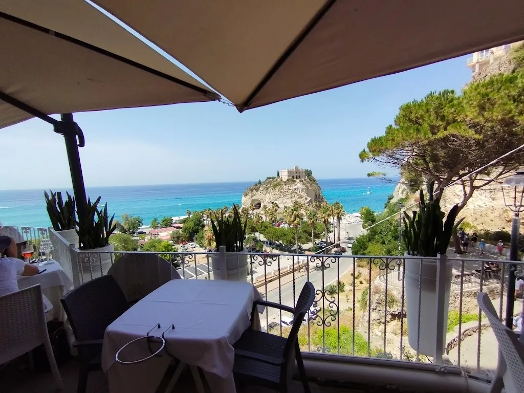 Terrazza degli Dei_Drapia_slider_image_1