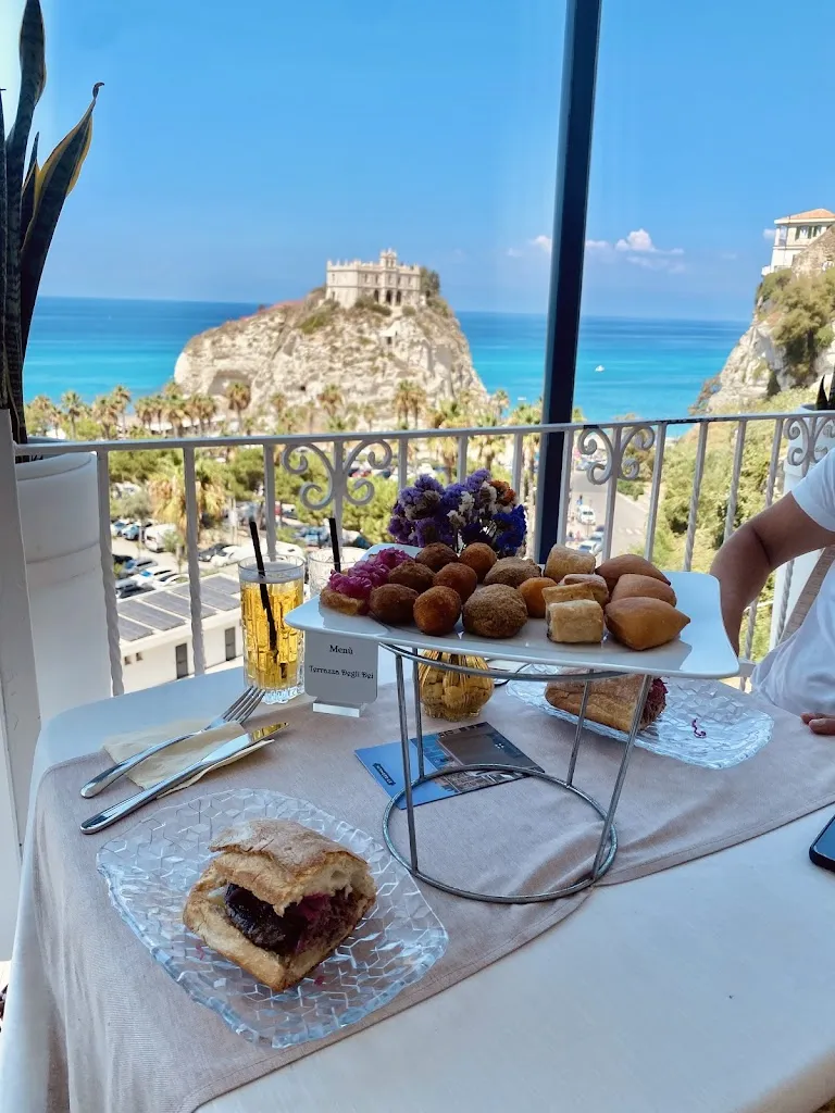 Terrazza degli Dei_Drapia_slider_image_2