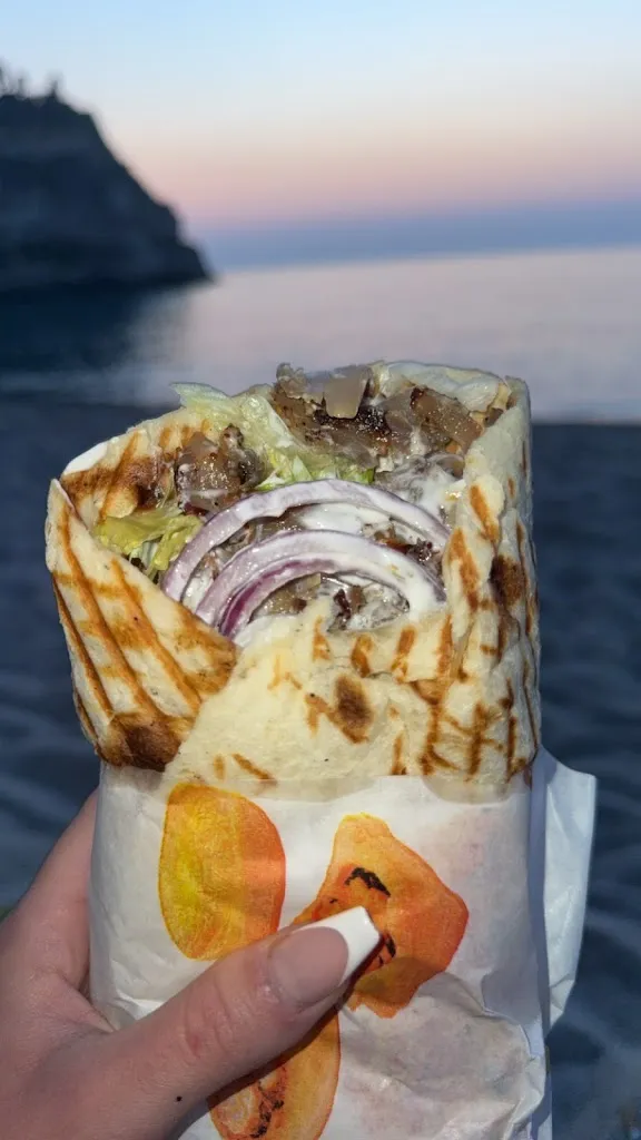 Arlinda Idrizi-Korcaj_Piccola Fame_Drapia_review