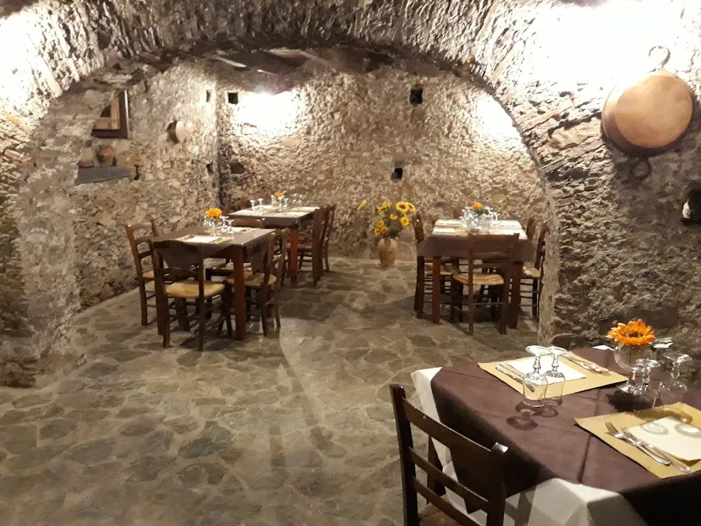 Ristorante Pizzeria il Cantuccio restaurant in Falerna