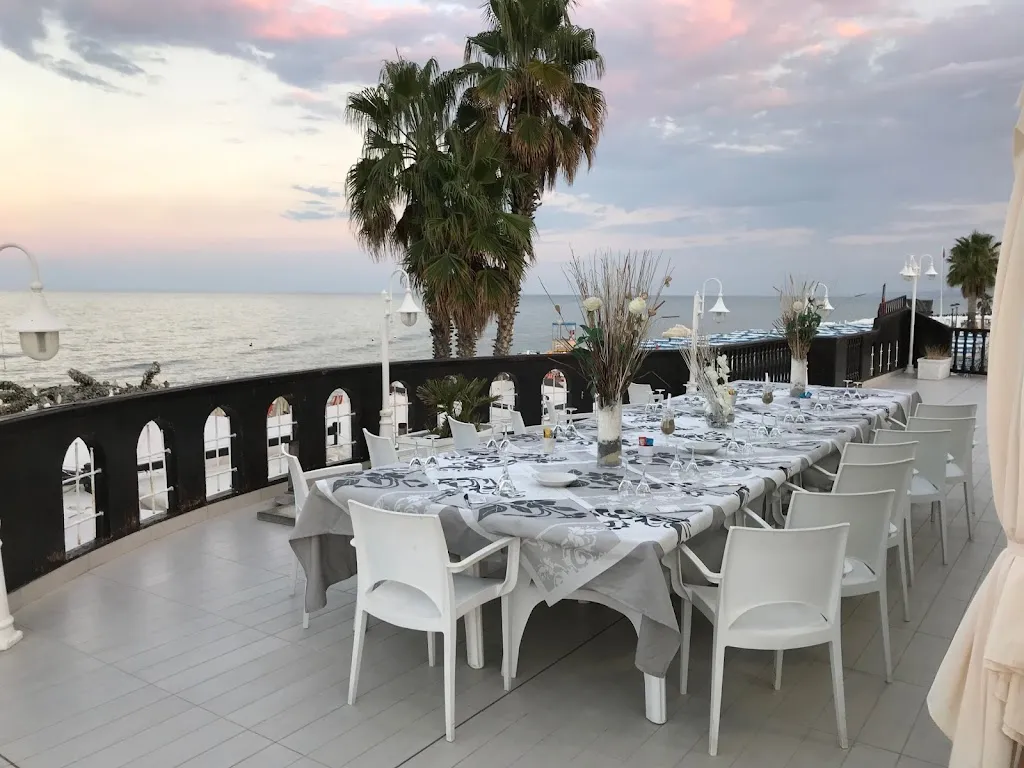Chalet Barbanera Beach restaurant in Alba Adriatica