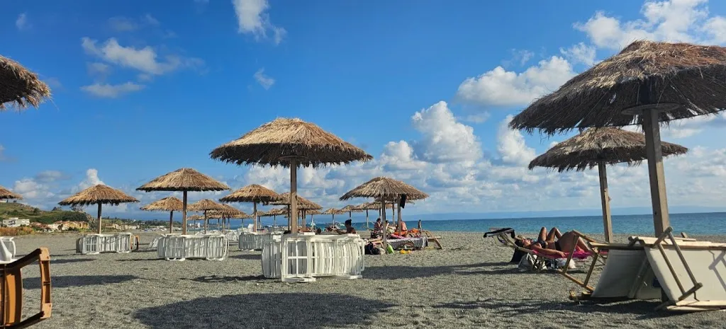 Arturo Villetti_Paradise beach_Falerna_review