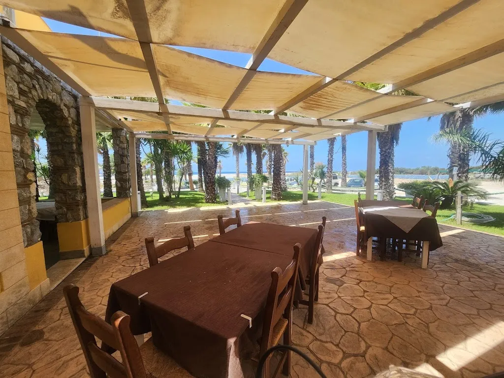 Paradise beach restaurant in Falerna