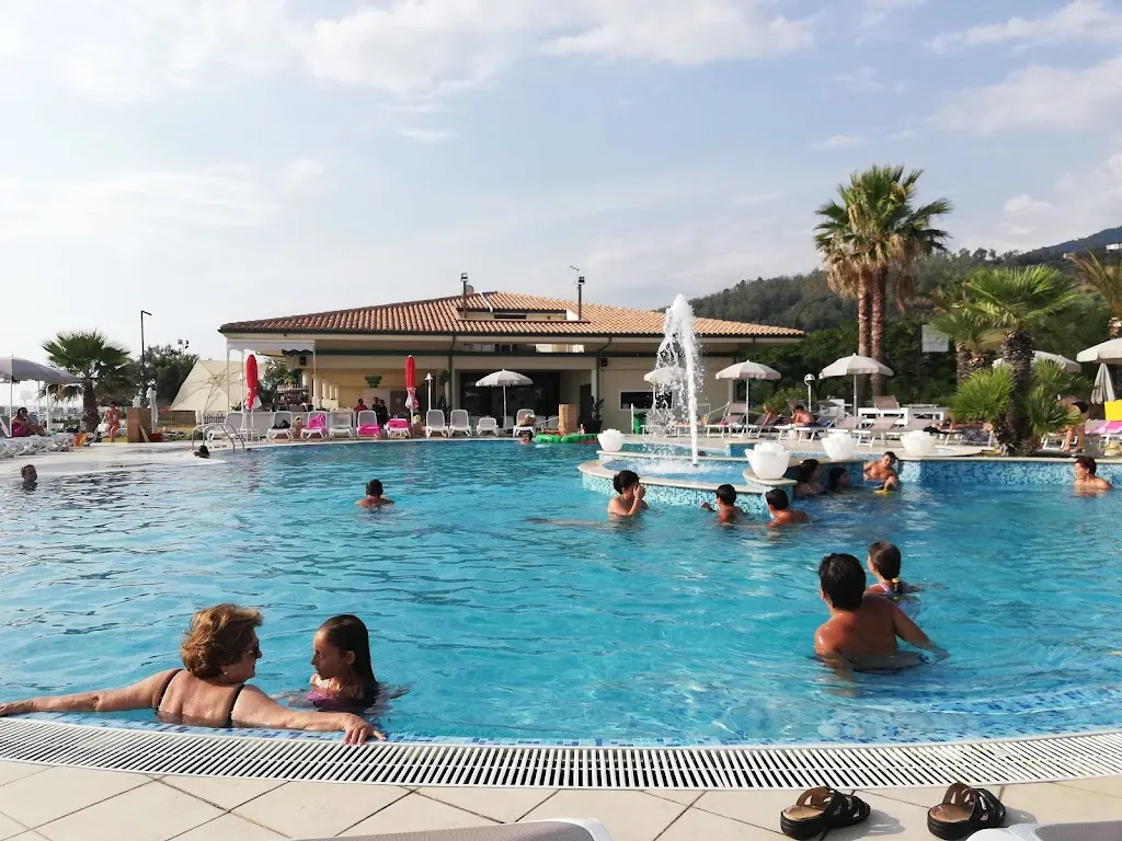 PAPAGAYO_Falerna_slider_image_3