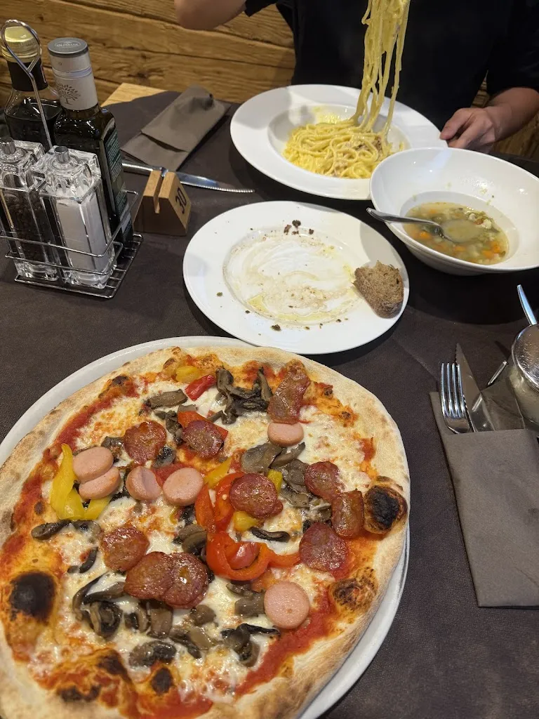 S. Ramanathan_Ristorante Pizzeria 5 Torri_Cortino_recensione