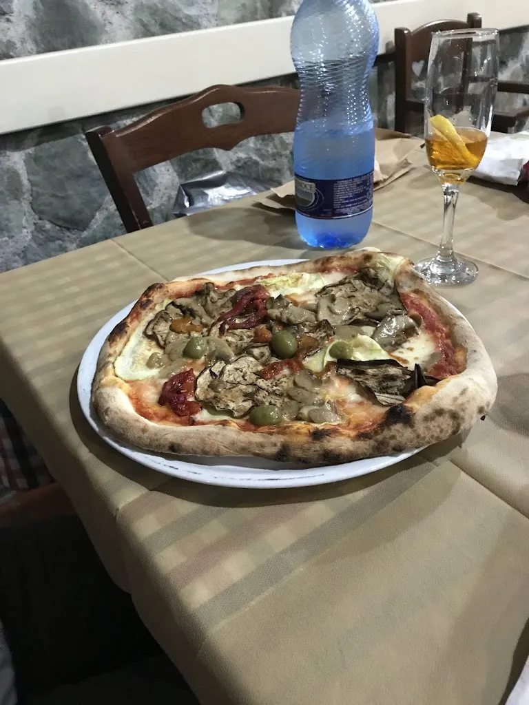 Vibha Rao_Ristorante pizzeria Charly 2_Falerna_review