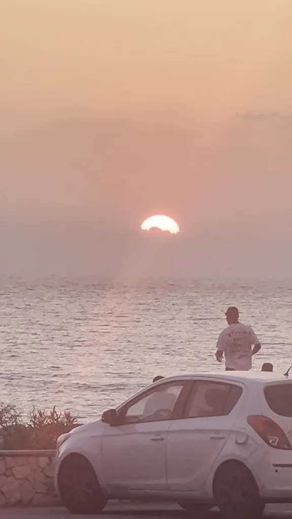 Justin Hemer_Old 50 Special pub_Falerna_review