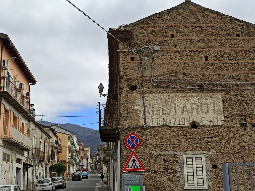 Drive In Sas Di Grandinetti Pamela E C. restaurant in Falerna