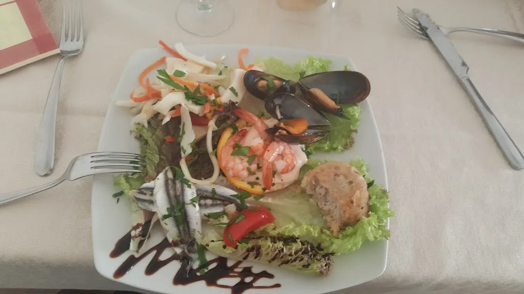 Luca's ristorante restaurant in Falerna Scalo