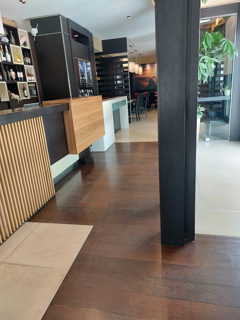 Gaspare Guzzo Foliaro_A Mano A Mano Ristorante Pinseria Italiana_Firmo_review