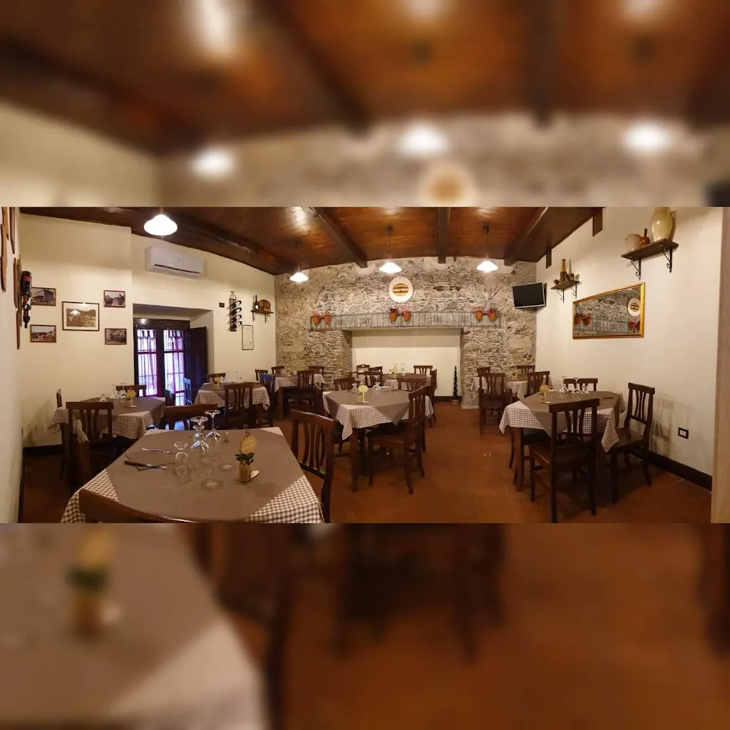 Trattoria Tutti 'Ccà_Feroleto Antico_slider_image_1